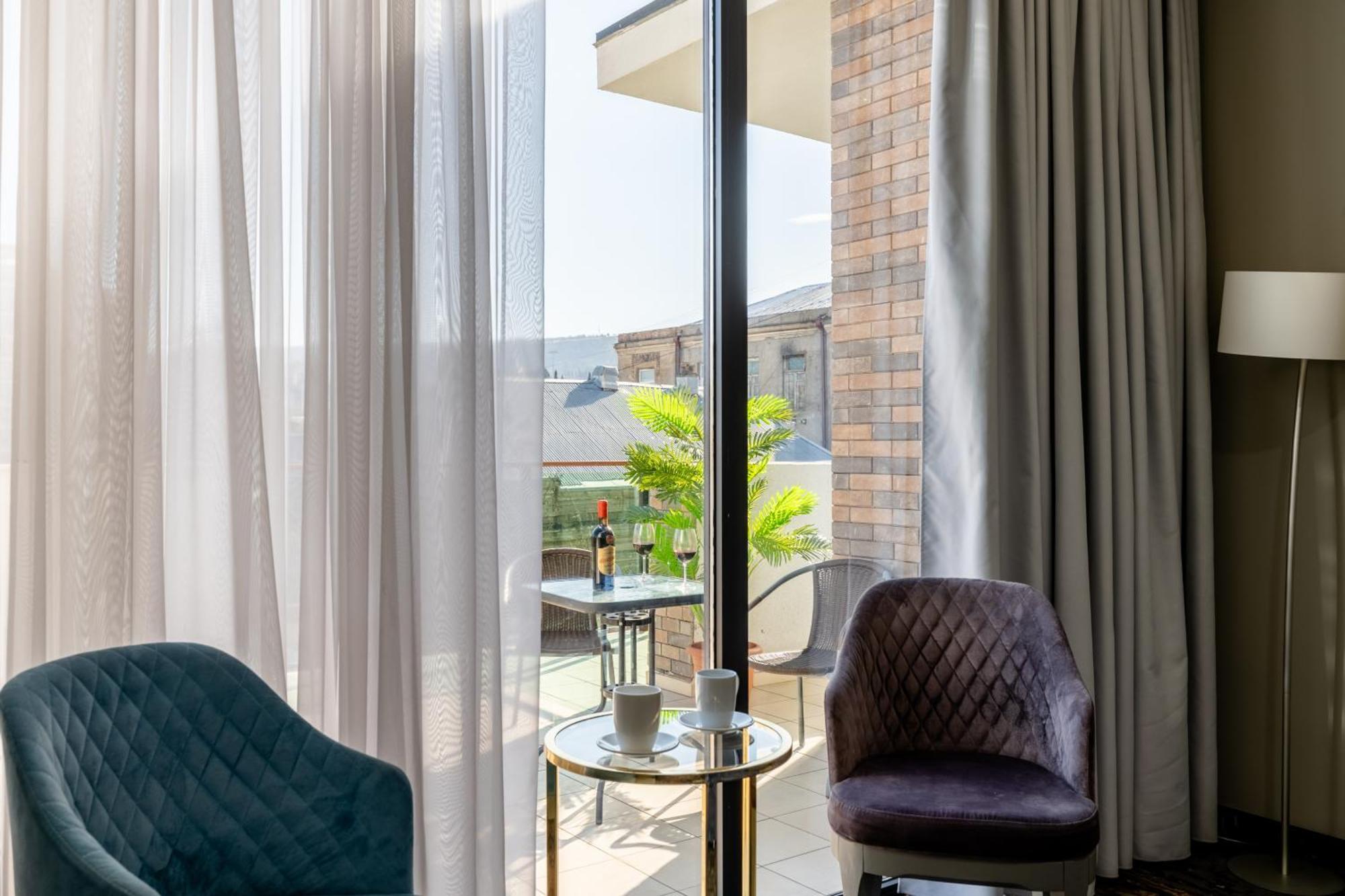 Brosse Garden Hotel Tbilisi Exterior photo