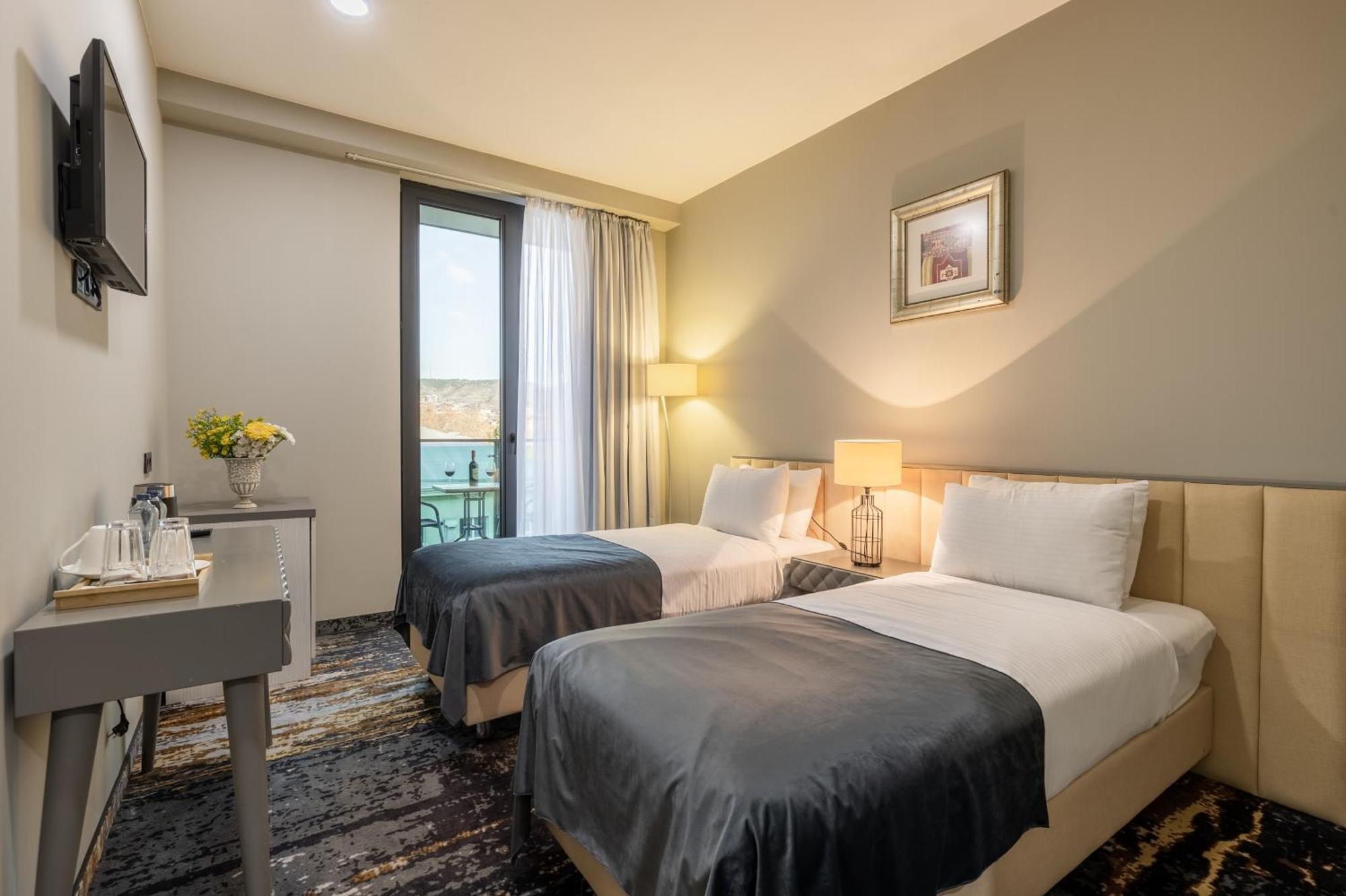 Brosse Garden Hotel Tbilisi Exterior photo