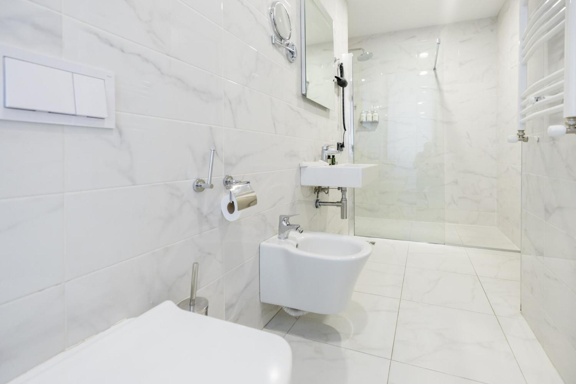 Brosse Garden Hotel Tbilisi Exterior photo