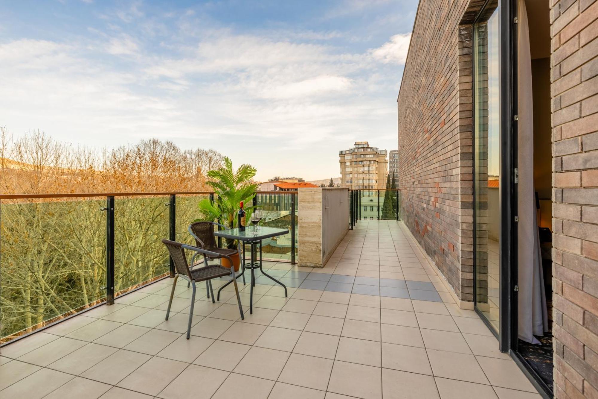 Brosse Garden Hotel Tbilisi Exterior photo